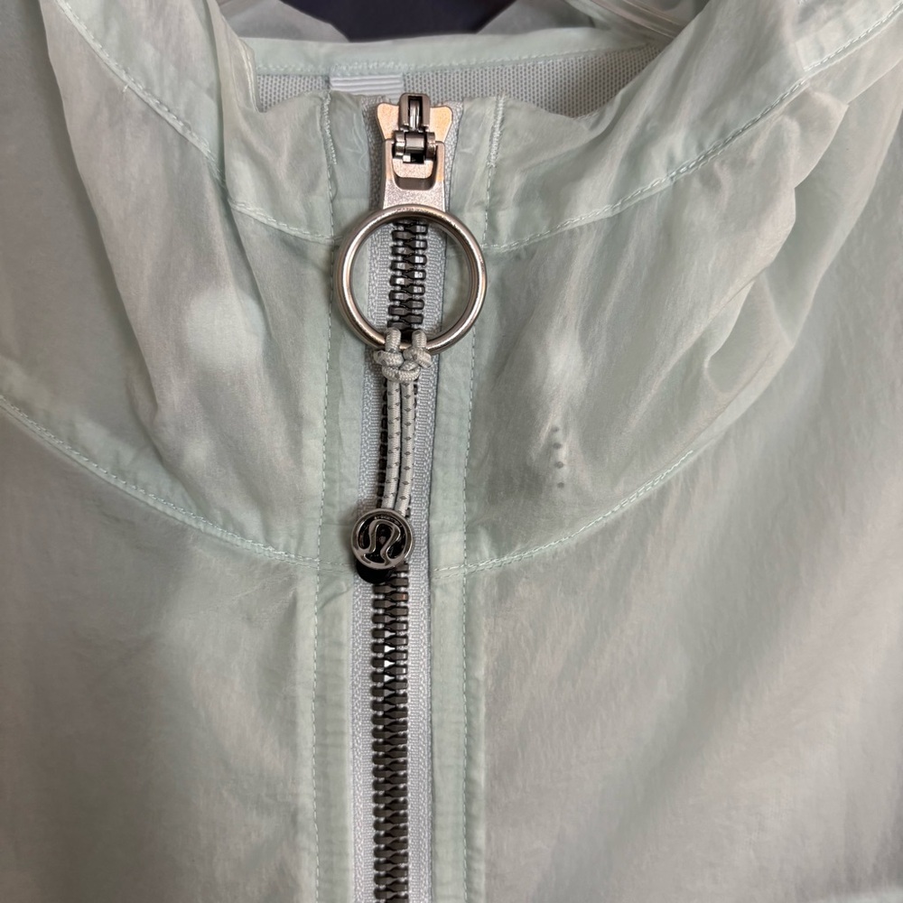 SOLD Lululemon Step Out Anorak Ocean Air Lightweight Jacket Size Medium Rain - Picture 5 of 16